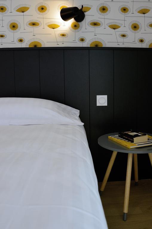 Logis Hotel Du Port Plobannalec-Lesconil Ruang foto