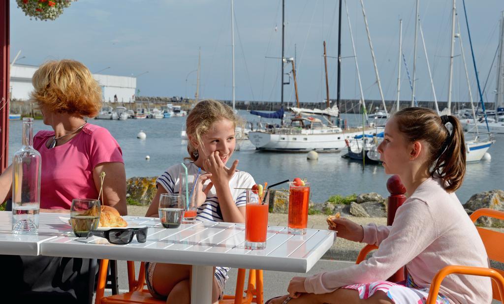 Logis Hotel Du Port Plobannalec-Lesconil Bagian luar foto